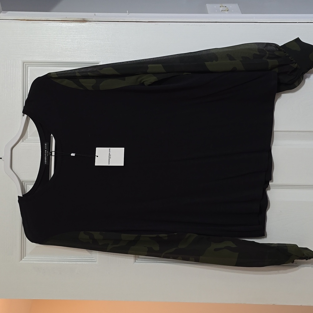 Generation Love Noelle Camo Sleeve Top Black 2X